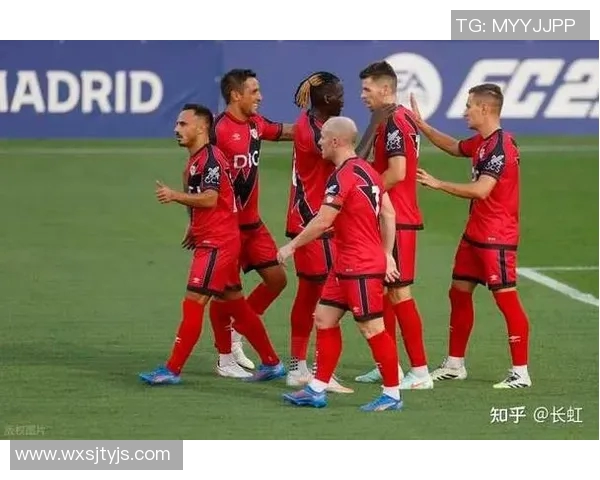 足球明星的甜蜜恋爱生活揭秘与场外互动的浪漫瞬间